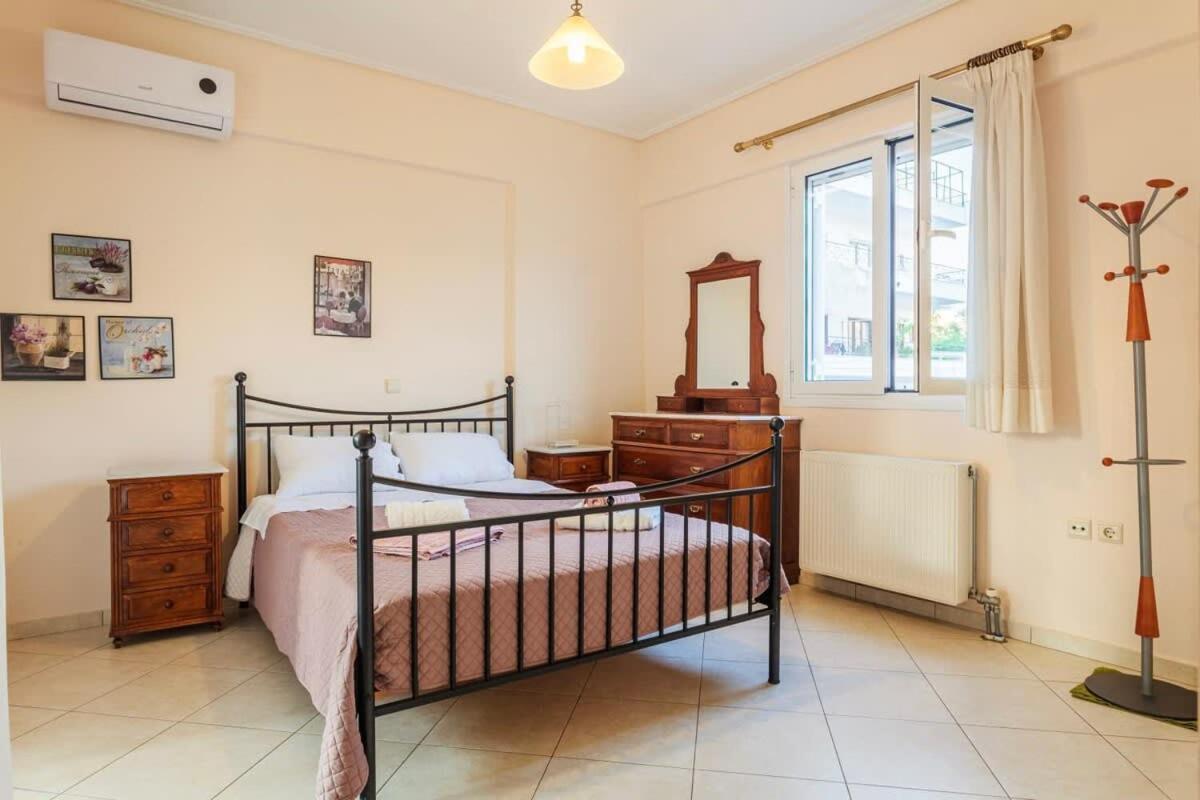 Spacious Urban Haven-Family Home, Perfect Location Kalamata Exterior photo