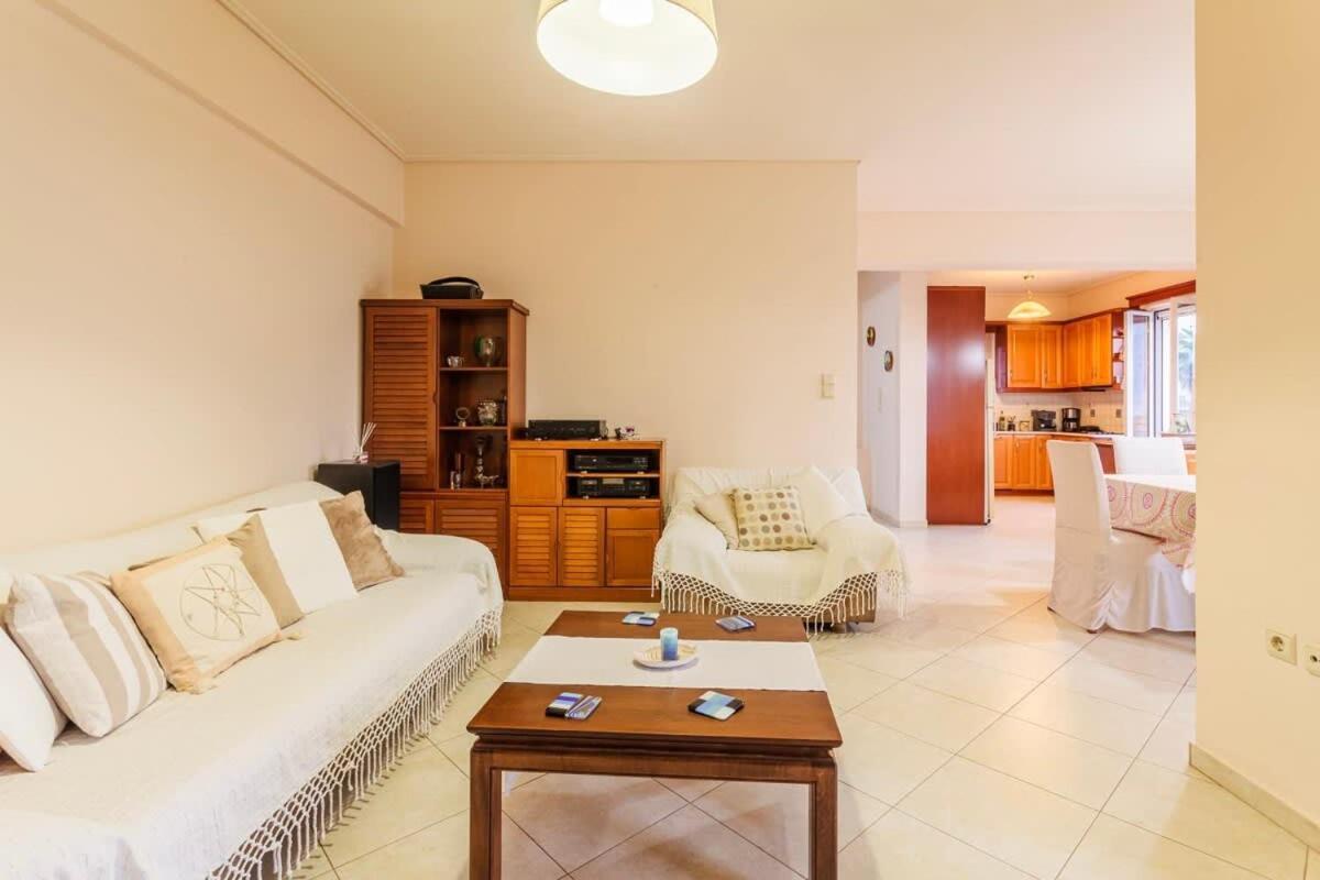 Spacious Urban Haven-Family Home, Perfect Location Kalamata Exterior photo